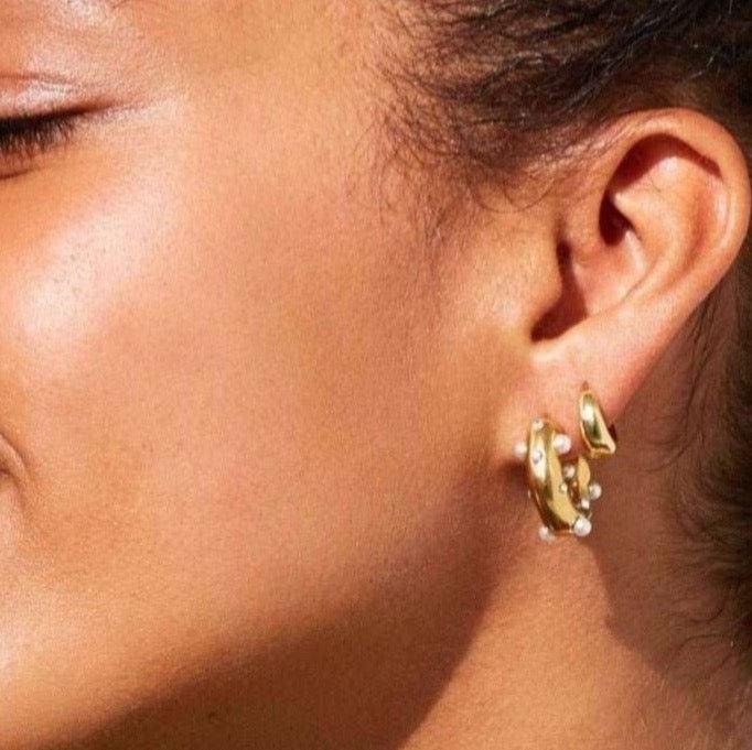 Akoya Hoops