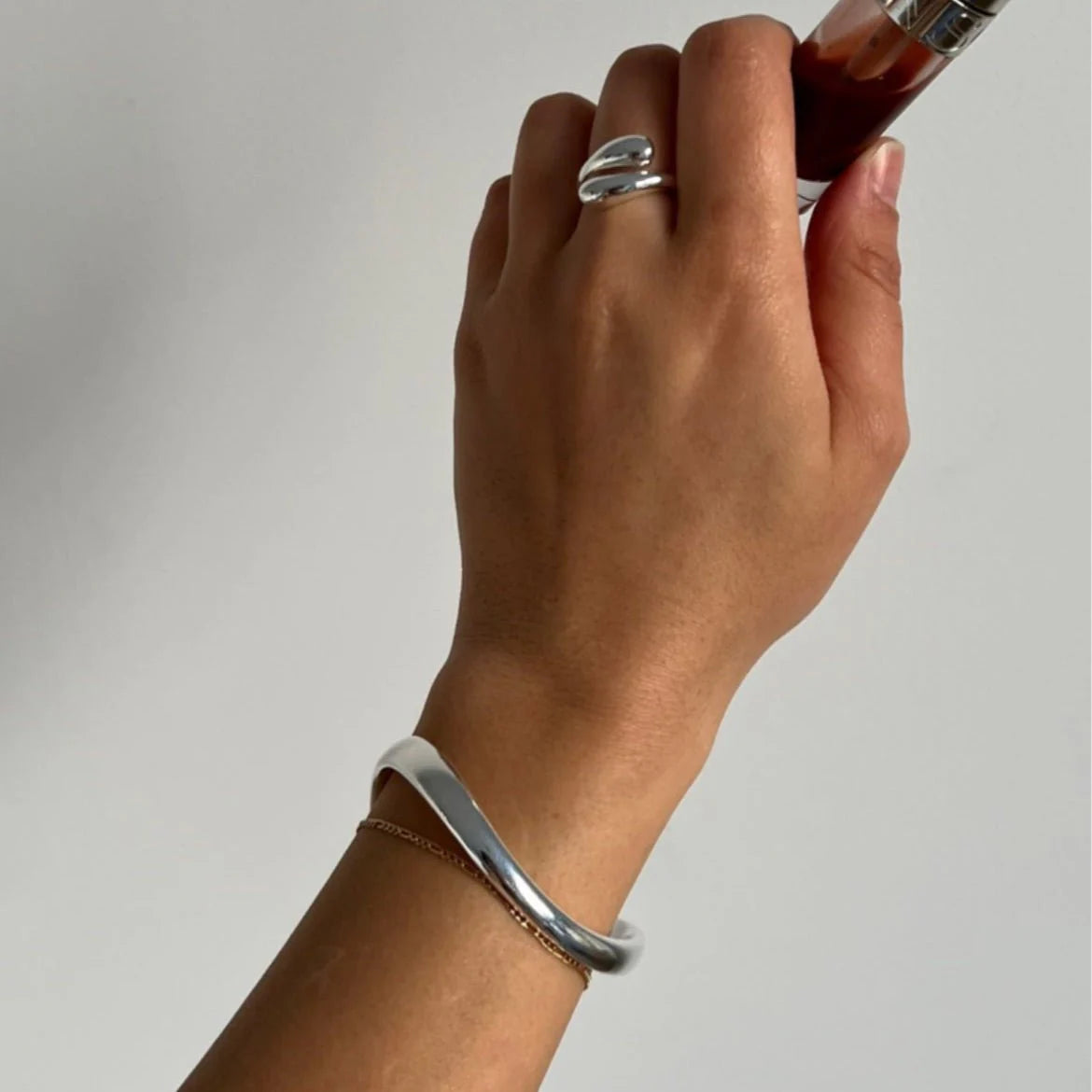 Liquid Cuff